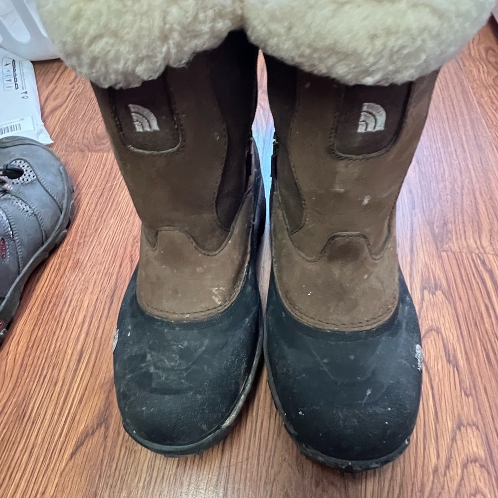 The North Face Brown and Black Winter Boots with Shearling Liner